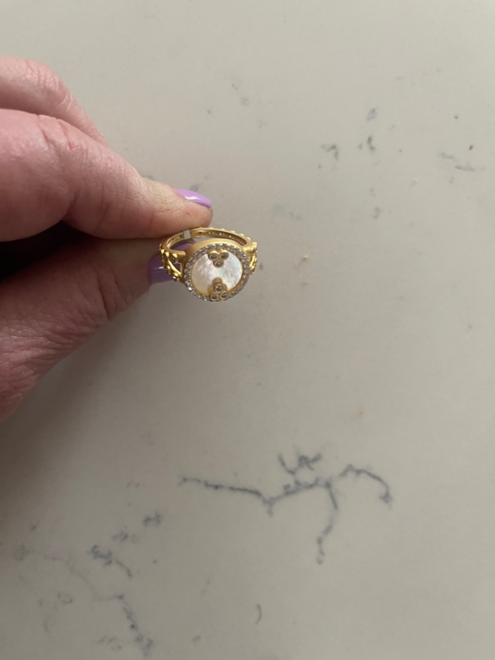 Freda Rothman size 7 gold ring